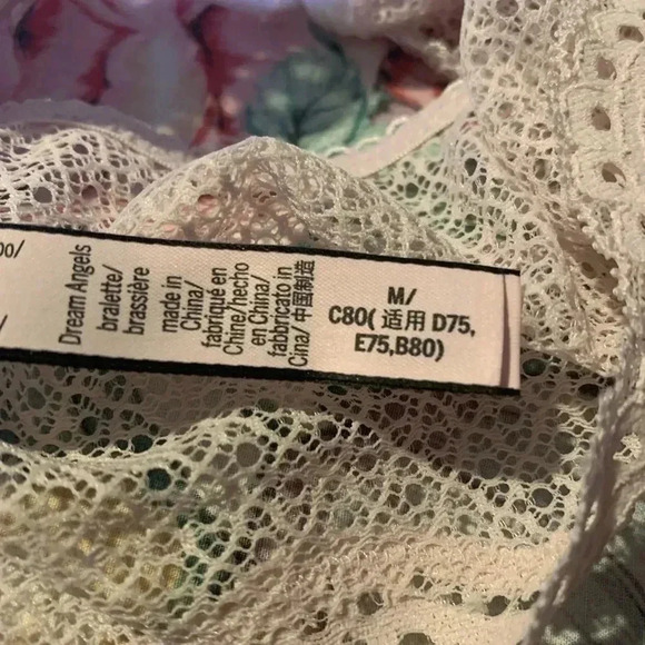 Victoria Secret Women’s  Bralette  Size Medium With Underwire No Underwire - Picture 6 of 6